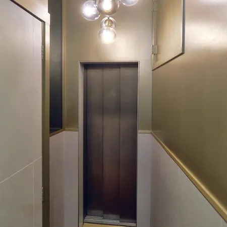 Amsterhome Hotel 3*