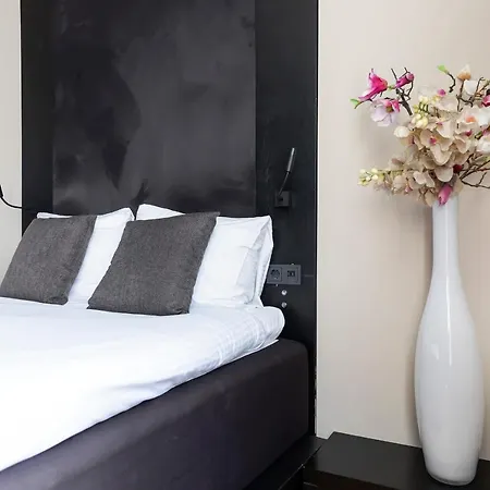Amsterhome Hotel 3*