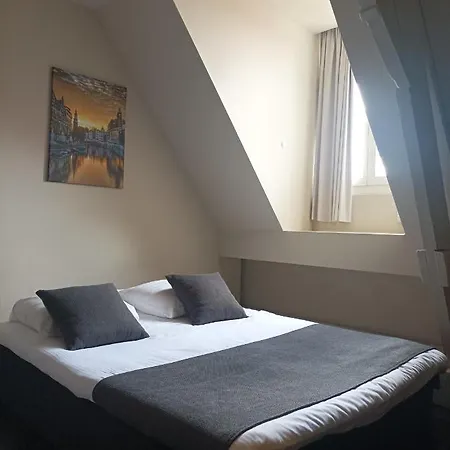 Amsterhome Hotel 3*