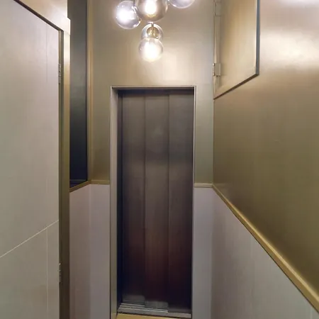 Amsterhome Hotel 3*