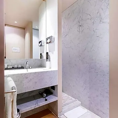 Amsterhome Hotel 3*