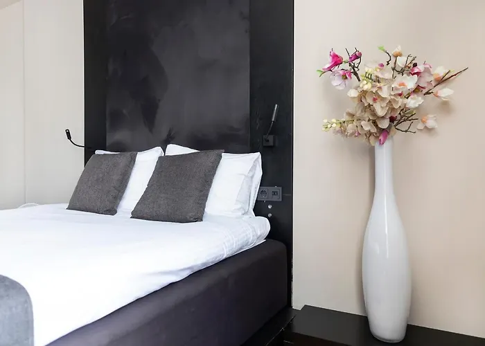 Amsterhome Otel 3*