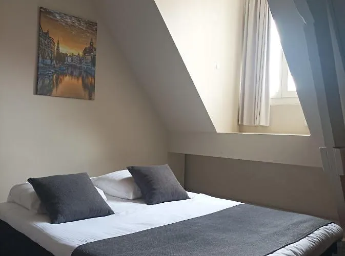 Amsterhome Hotel 3*