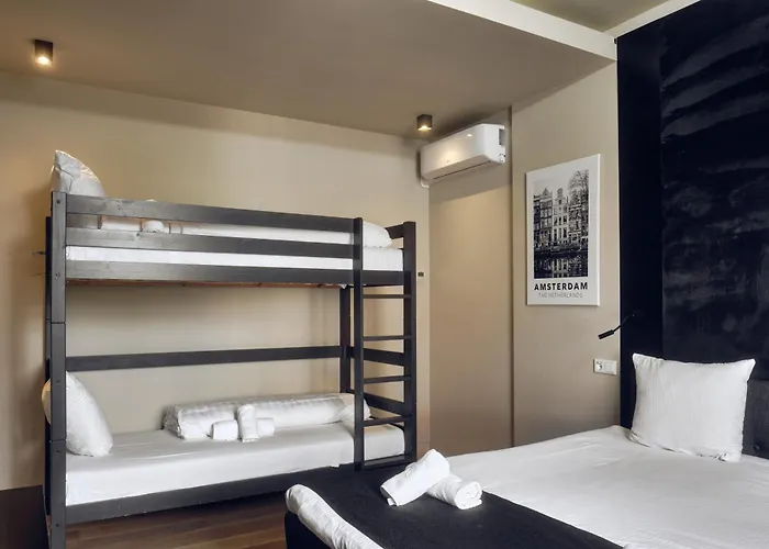 Amsterhome Otel 3*