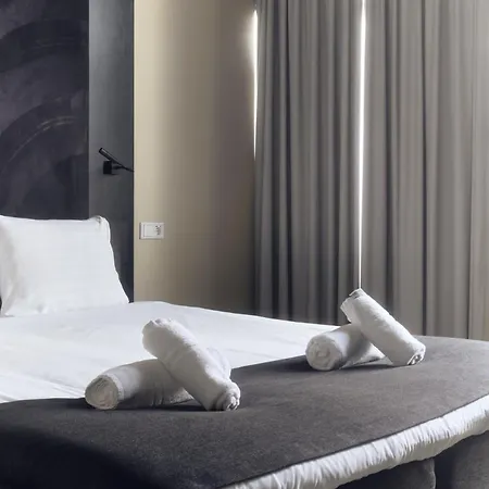 Amsterhome Hotel 3*